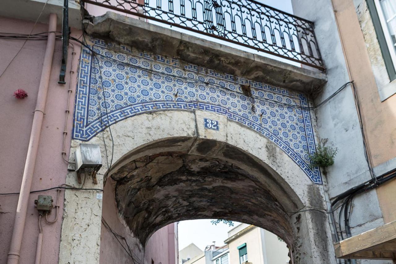 Lovelystay - Sunny Flat W/ Balcony Overseeing Graca And River Lisboa エクステリア 写真