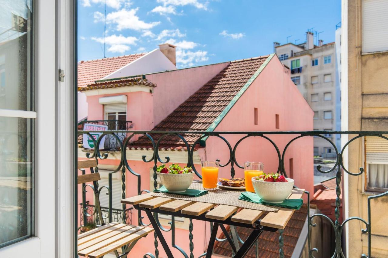 Lovelystay - Sunny Flat W/ Balcony Overseeing Graca And River Lisboa エクステリア 写真